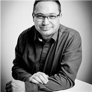 En bureautique, pour que le problème ne soit plus identifier entre le clavier et le dossier du siège ... Je vous aide.